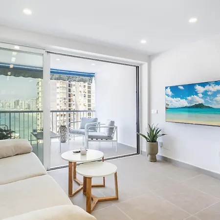 Halcon Deluxe 7-b Levante Apartment