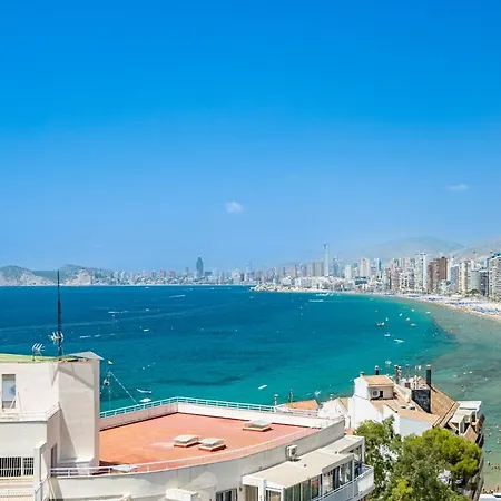 Halcon Deluxe 7-b Levante Apartment