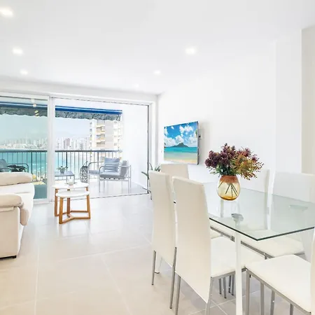 Halcon Deluxe 7-b Levante Apartment