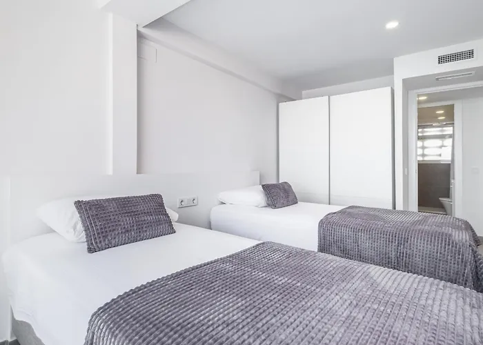 Halcon Deluxe 7-b Levante * Benidorm